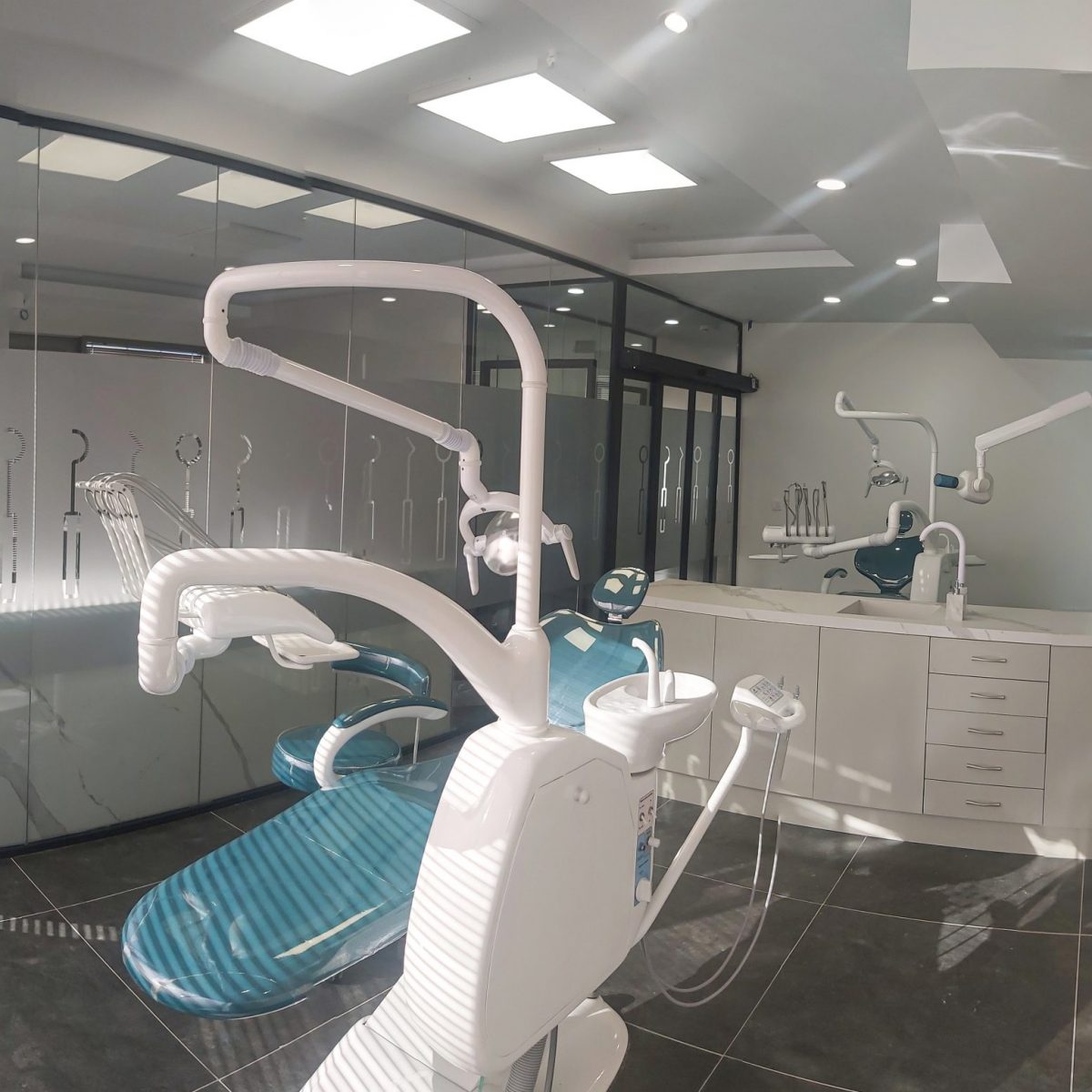 طراحی داخلی مطب دنداپزشکی مهرشهر